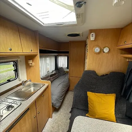 Apartment The Cosy Camper At Rockfield Park